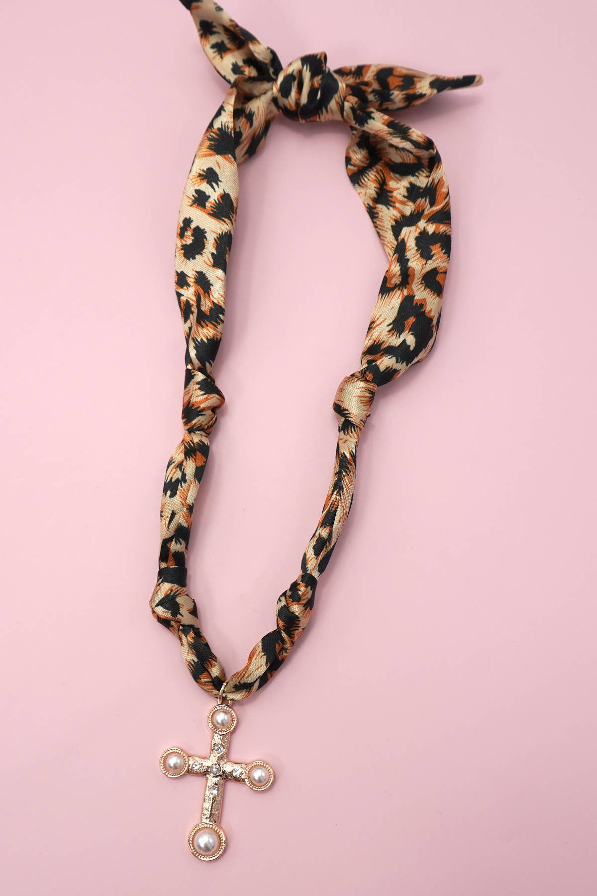 Josslyn SCARF CHARM NECKLACE