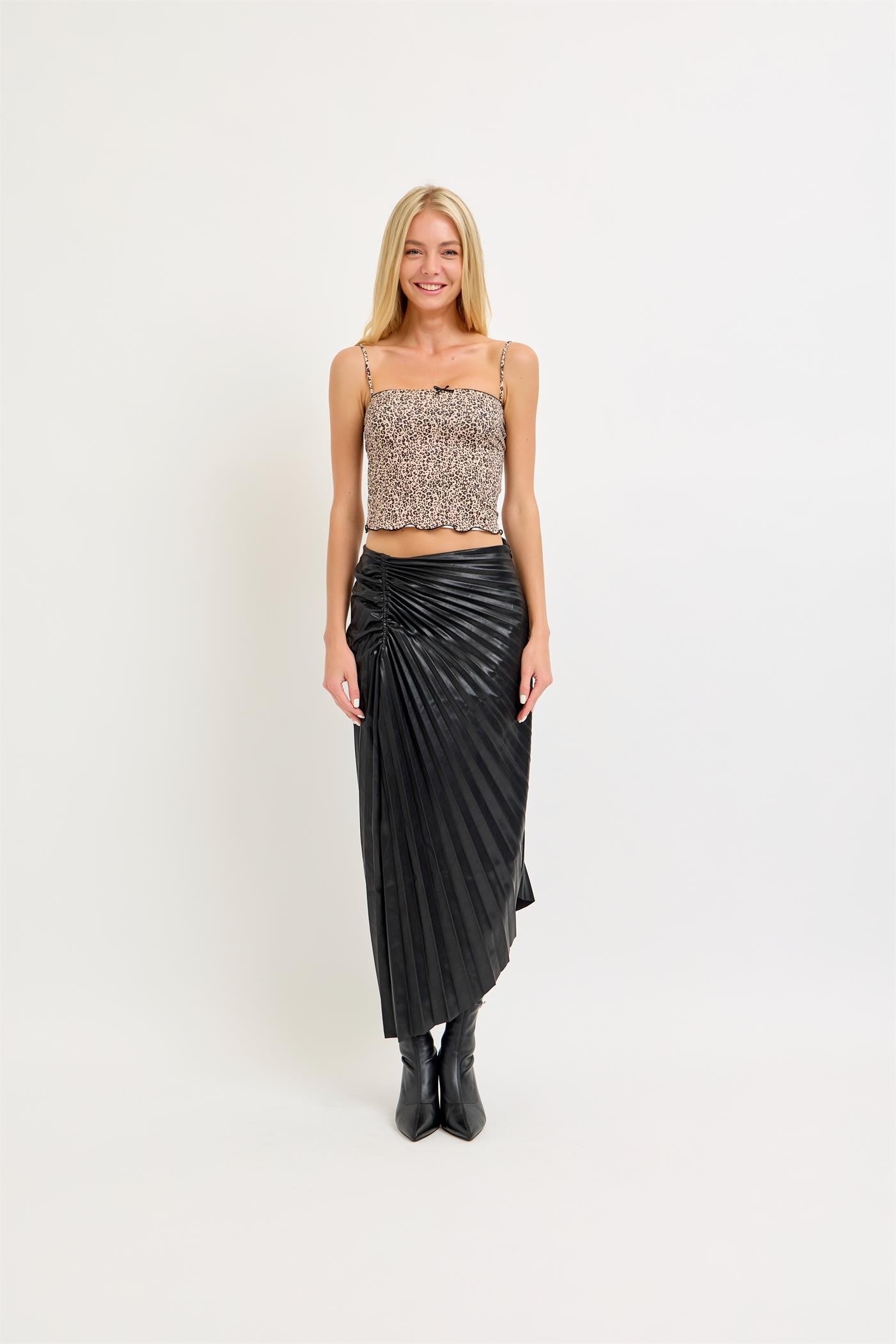 Starburst skirt in black