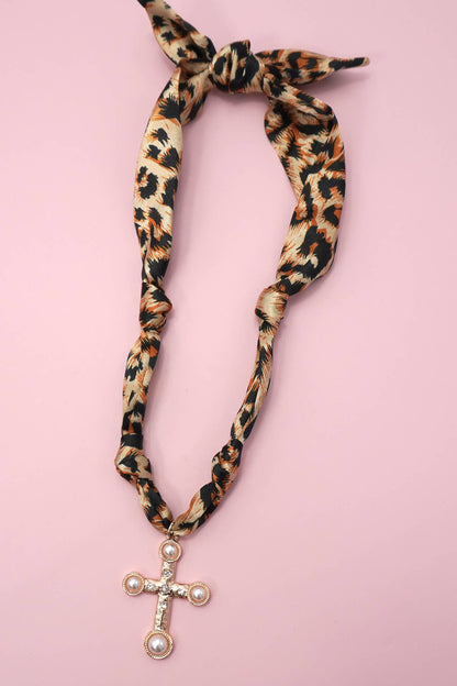Josslyn SCARF CHARM NECKLACE